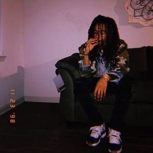 Meet your Posher, Dee